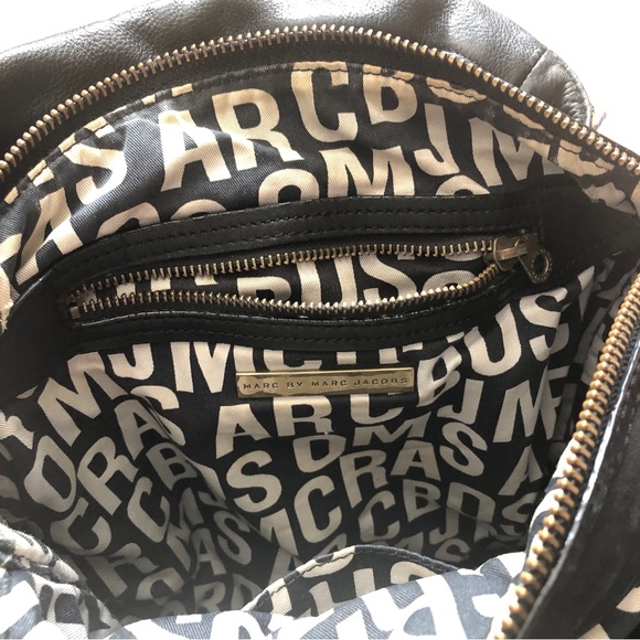 Marc by Marc Jacobs Totally Turnlock Teri Shoulder Bag - Picture 9 of 15